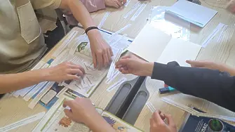 „Клетката – вселената в нас!“: STEM урок превърна учениците на НТГ - Пловдив в изследователи