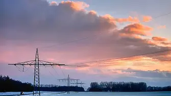 От началото на годината: Потреблението на ток се увеличава, производството намалява