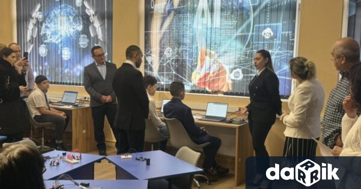 В навечерието на своята 75 та годишнина Професионалната гимназия по