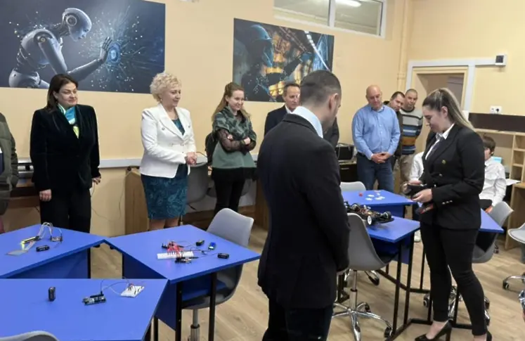 STEM център по математика, информатика и зелени технологии отвори врати в ПГ по механоелектротехника в Плевен 