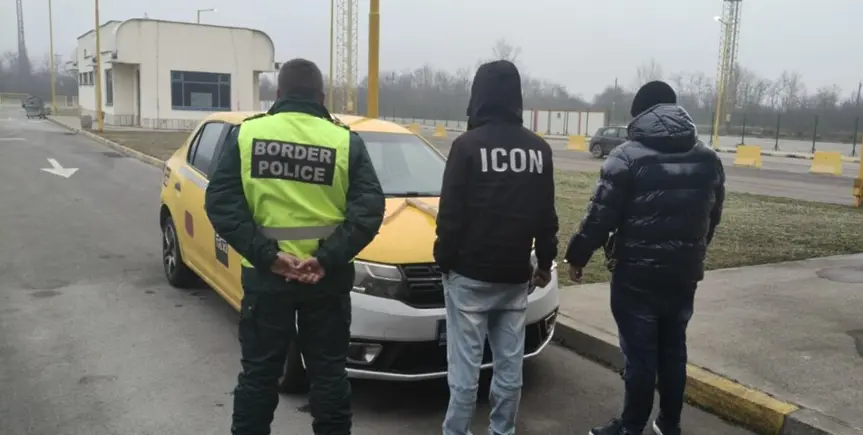 Задържаха плевенчанин, участвал в нов способ за прехвърляне в Румъния на пари, придобити чрез измама