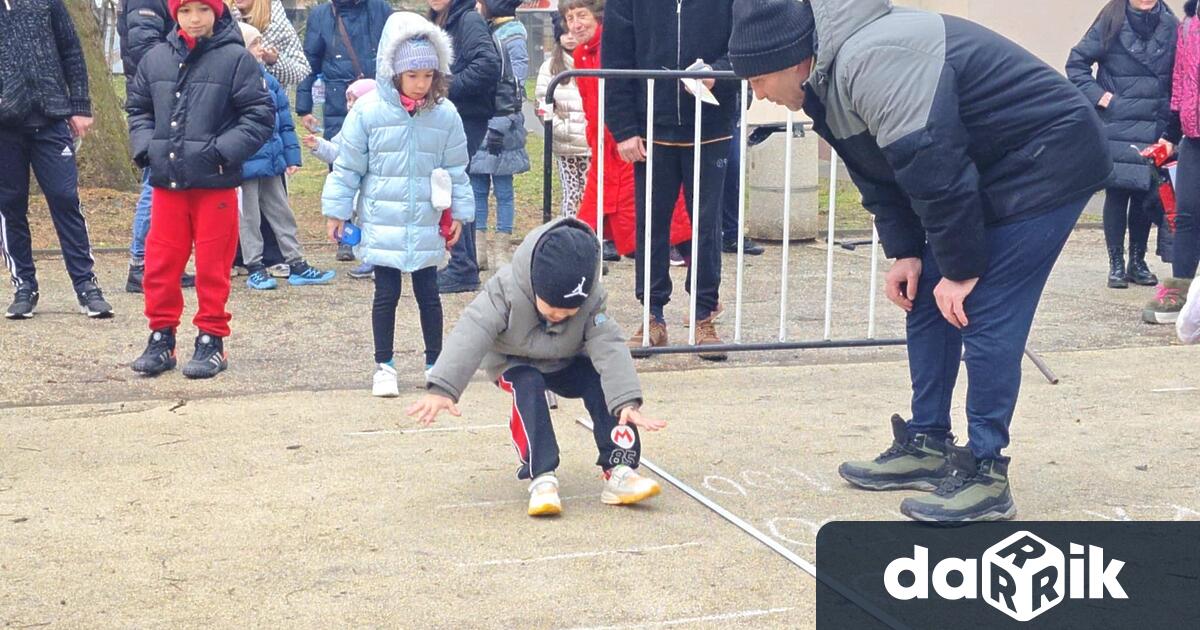 Ученици от I до VII клас от училища в Плевен