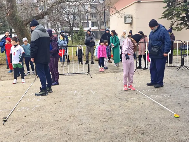 Деца на различна възраст посветиха своите „Лъвски скокове“ в Плевен на Апостола на свободата
