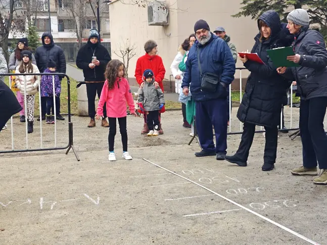 Деца на различна възраст посветиха своите „Лъвски скокове“ в Плевен на Апостола на свободата