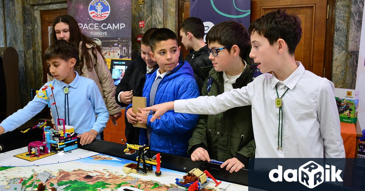 Пътуващият фестивал на науката акостира за първи път в Габрово