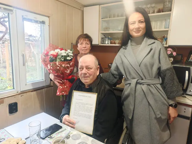 Златна сватба отпразнува семейство от Ясен, посрещна за празника си кмета на Плевен и кмета на населеното място