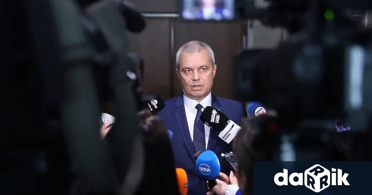 Андрей Гюров представи потресаващ кабинет с мумии на прехода Да