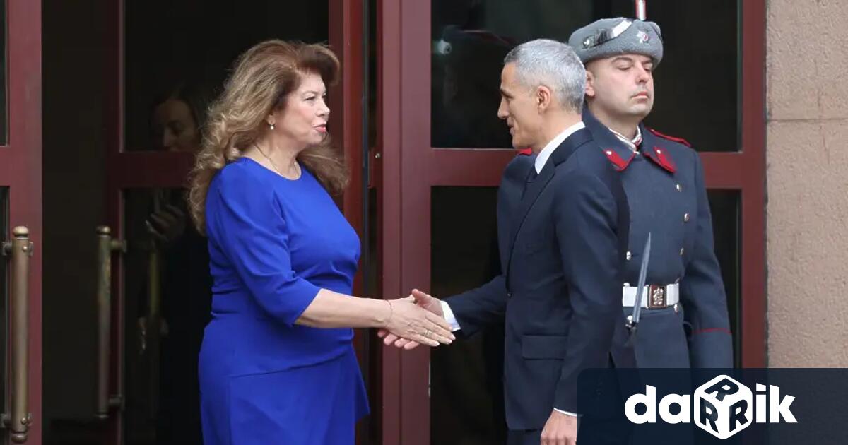 Президентът Йотова подписа укази за назначаване на служебно правителство и