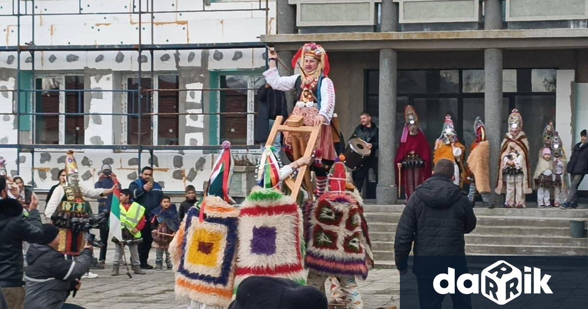 Котленското село Пъдарево бе домакин на традиционния празник Кукерски игри