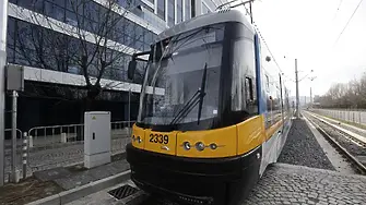 Трамвай блъсна човек в София