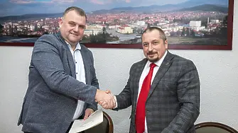 Алеята на свободата от Панагюрище до м. Оборище е най-важният проект в новия дарителски договор на „Асарел-Медет“