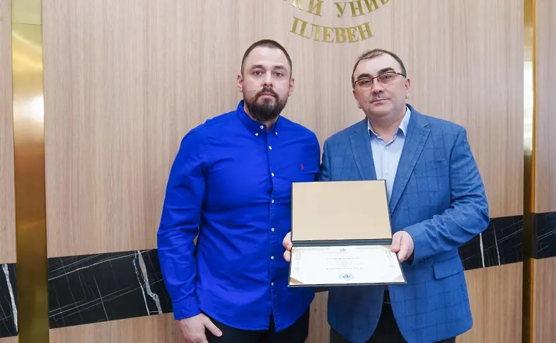 Ректорът на МУ-Плевен връчи дипломи за академично израстване и придобиване на научни степени