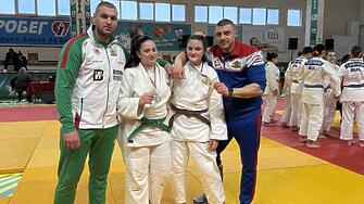 Джудистите на СК "Хаджи Димитър" се завърнаха с медали от ДЛШ за старша възраст