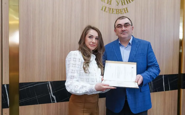 Ректорът на МУ-Плевен връчи дипломи за академично израстване и придобиване на научни степени