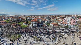 Кукери огласиха Коматево за Сирни заговезни