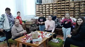 Откриха изложба на мартенички в библиотека „Петър Матеев“ – Котел