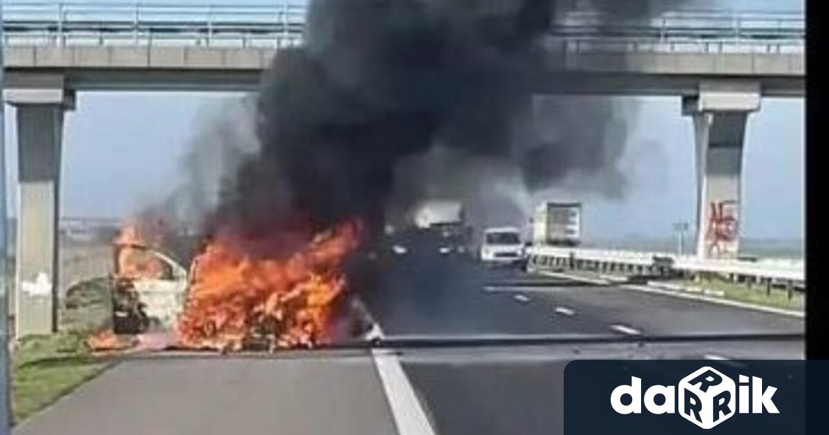 Автомобил горя тази сутрин в район на 231 км от