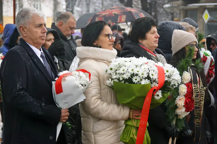 Васил Левски  -  153  години  безсмъртие  Град Левски изрази  своята  дълбока почит към своя патрон – Васил Левски