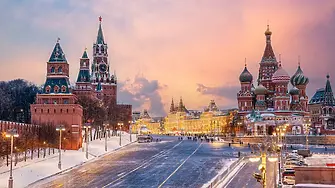 Експлозия уби двама пред жп гара в Москва