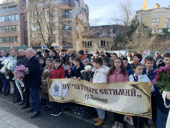Памет за Апостола - Плевен се преклони пред личността и делото на Васил Левски/СНИМКИ/