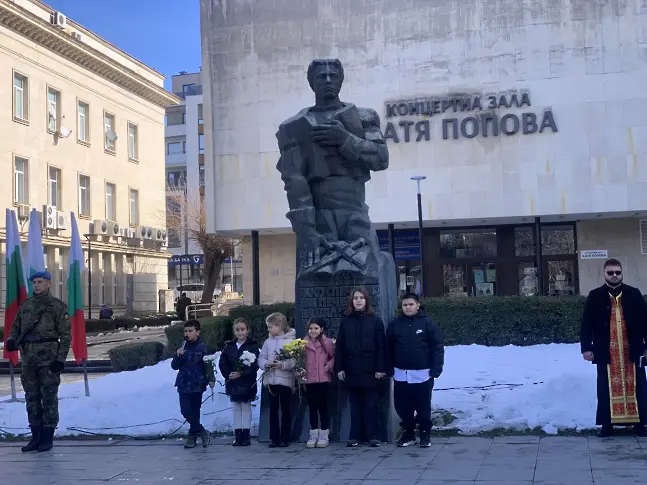 Памет за Апостола - Плевен се преклони пред личността и делото на Васил Левски/СНИМКИ/