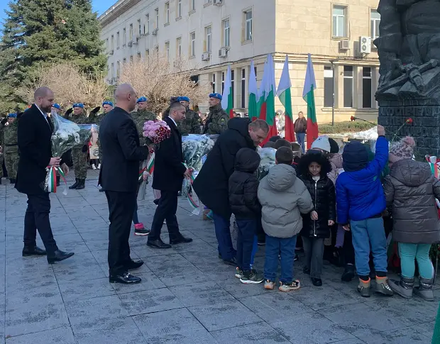 Памет за Апостола - Плевен се преклони пред личността и делото на Васил Левски/СНИМКИ/