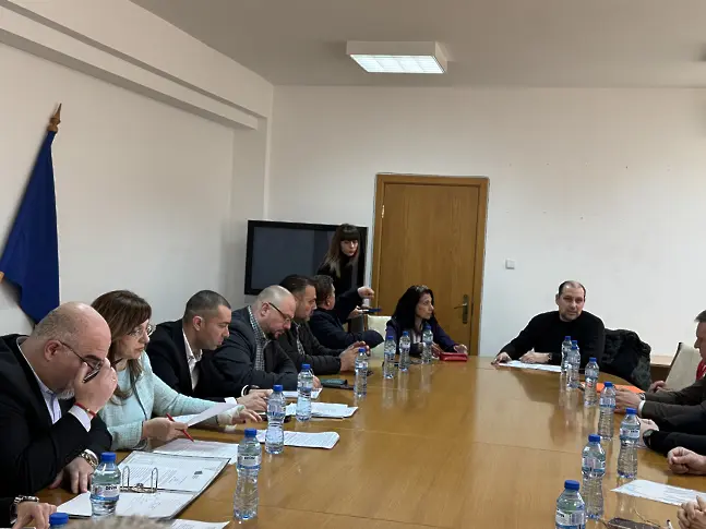 Областният управител проведе консултации за състава на РИК – Плевен за изборите на 19 април 2026 г.