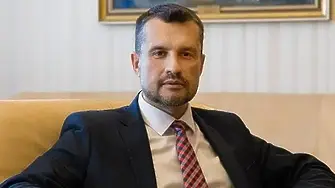 Калоян Методиев: Унизително е това, което прави Радев с обществото