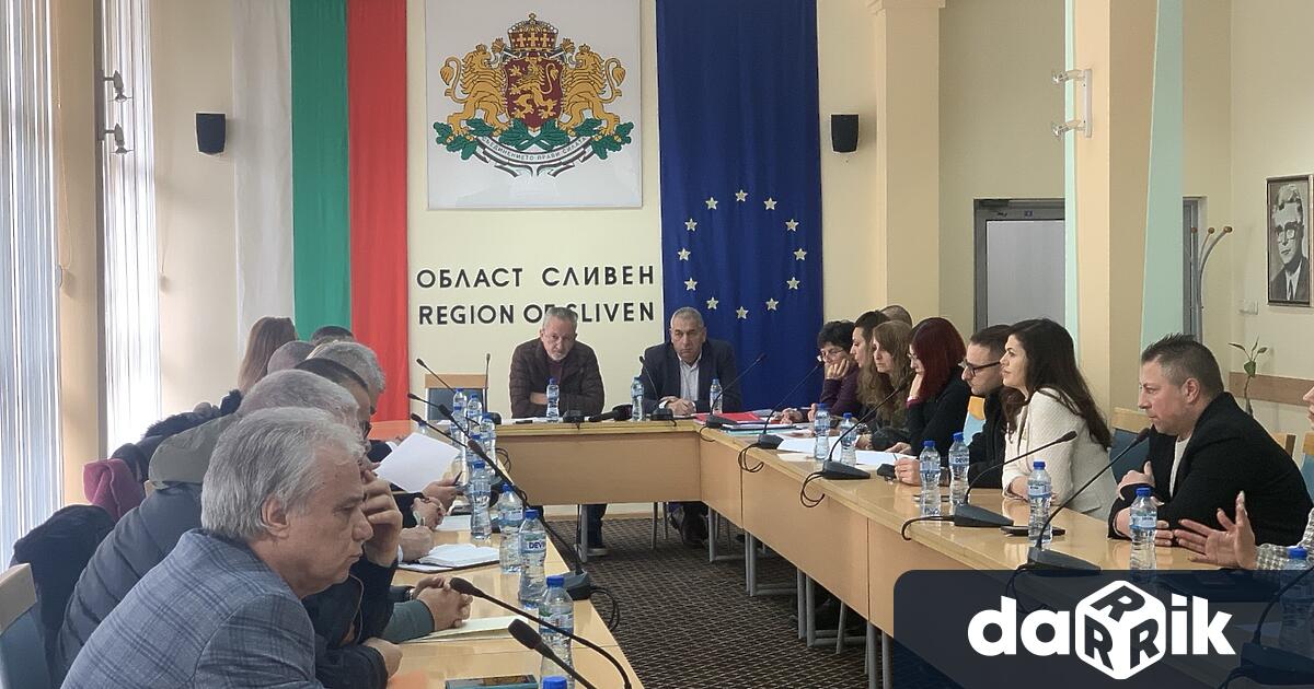 Областният управител Чавдар Божурски проведе консултации за състава на Районната
