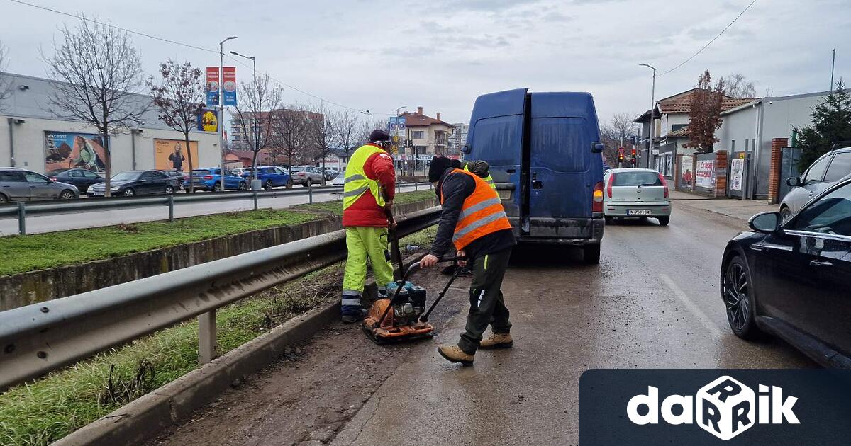 Аварийните екипи на община Монтана започнаха ремонти на нарушени участъци