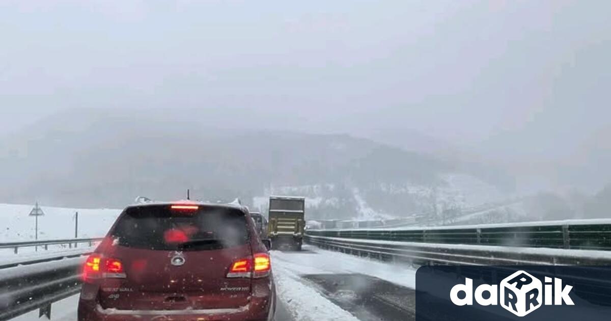 Националният институт по метеорология и хидрология обяви предупреждения от първа