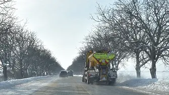 76 машини работят по почистването и обработката на републиканската пътна мрежа в област Плевен
