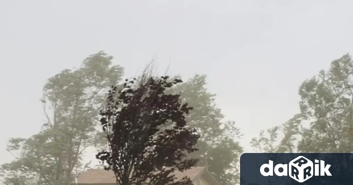 Вследствие на влошените метеорологични условия и силните пориви на вятъра