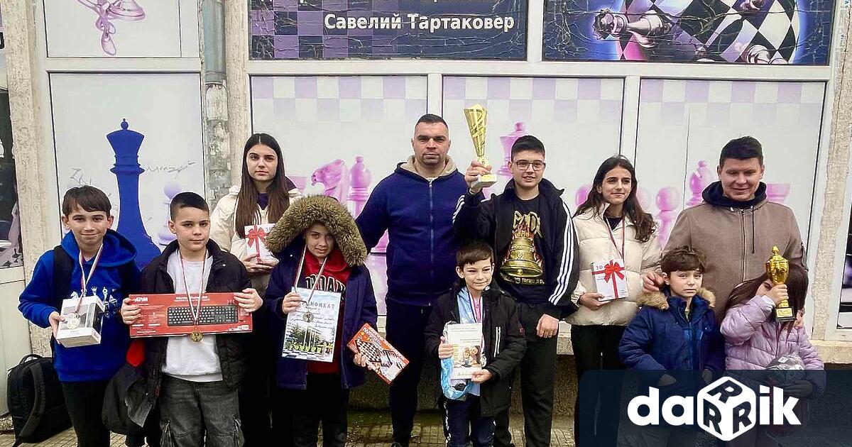 Младите шахматисти от Сливен завоюваха общо 8 медала в различните