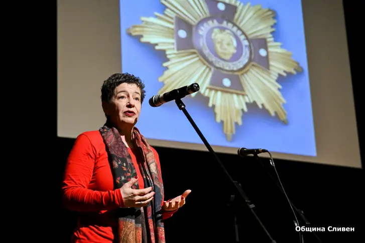 Музикално-поетична вечер за Васил Левски събра в Сливен ученици и потомка на Апостола 