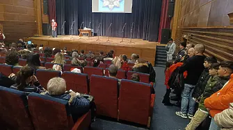 Музикално-поетична вечер за Васил Левски събра в Сливен ученици и потомка на Апостола 