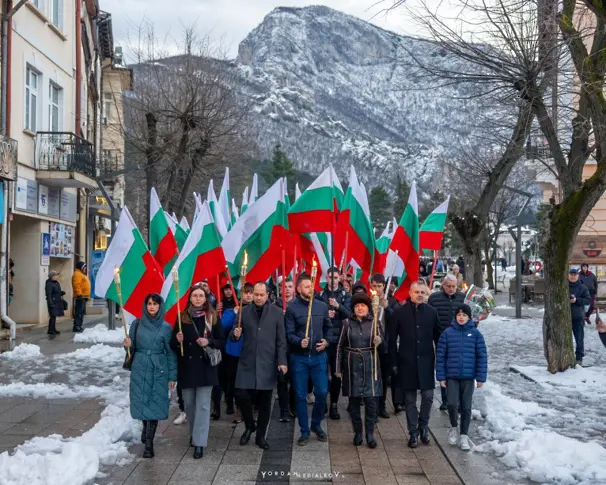 Враца се поклони пред паметта на Васил Левски