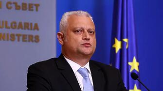 Две проверки текат срещу служебния вътрешен министър Дечев