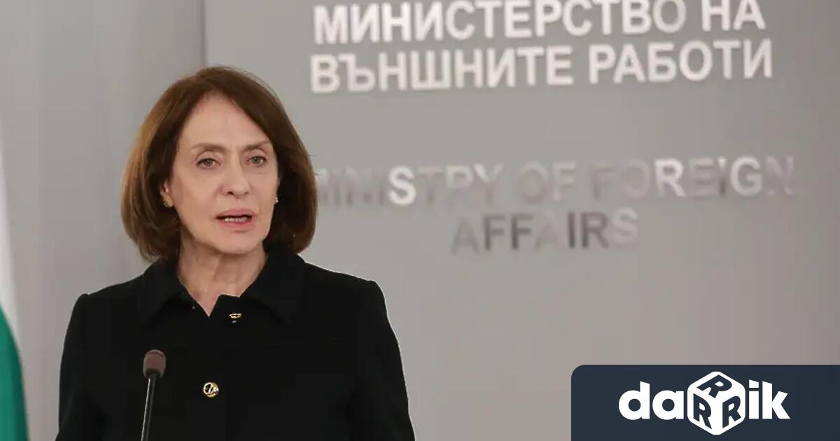 В Министерството на външните работи МВнР работят 56 души в