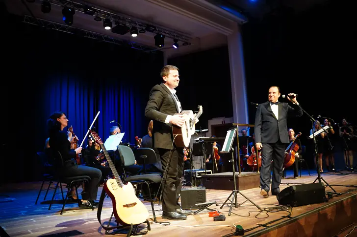 Национално турне "Музиката на Испания и Латински Америка" със звездни солисти и Симфониета-Враца в нови български градове