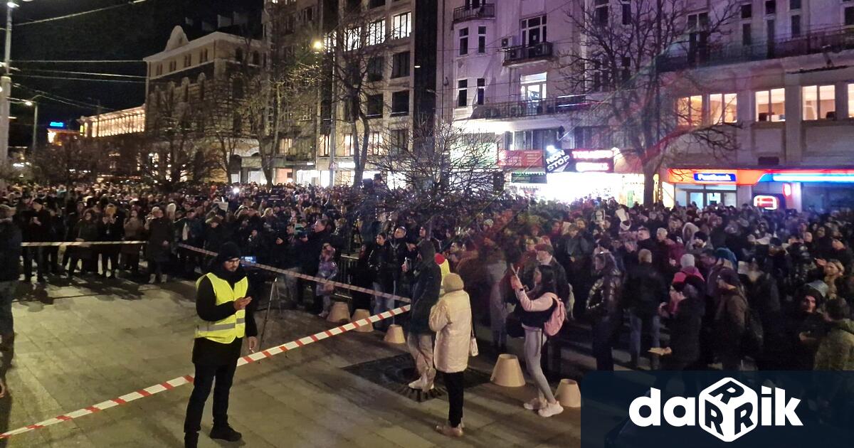Граждани протестират пред Съдебната палата в София с искане за