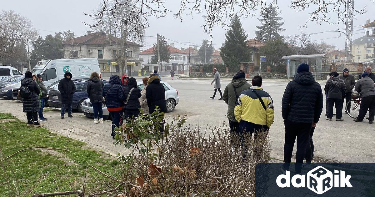 Жители на пловдивския квартал Прослав се събраха на протест за