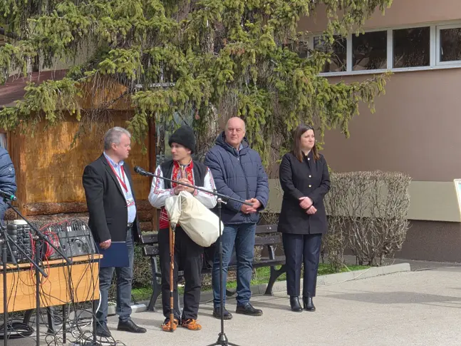 Тържествено отбелязване на 3 март в НУ „Христо Ботев“, гр. Плевен