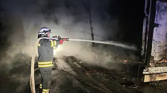 Камион с гуми пламна на пътя София – Бургас край Гурково