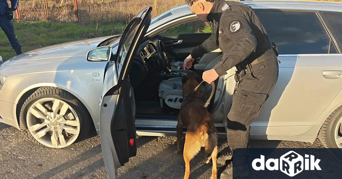В рамките на денонощие органите на реда в Сливен задържаха