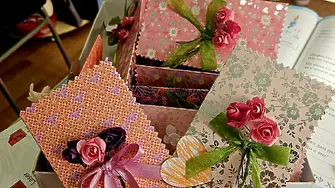 В ОУ „Кочо Честеменски“ – Пловдив „засадиха“ мартеници, за да поникне доброто