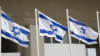 Сирени в Тел Авив: Иран отвърна с ракети по Израел