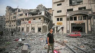 Ракета удари жилищна сграда в Израел: 9 загинали и 28 ранени, сред които и дете