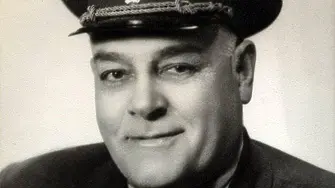 Представители на няколко поколения отбелязаха 120 годишнината от рождението на генерал-лейтенант Иван Винаров