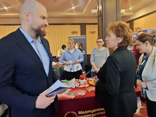 Бъдещи кандидат-студенти се запознаха с предложенията на 36 университета на изложение в Плевен